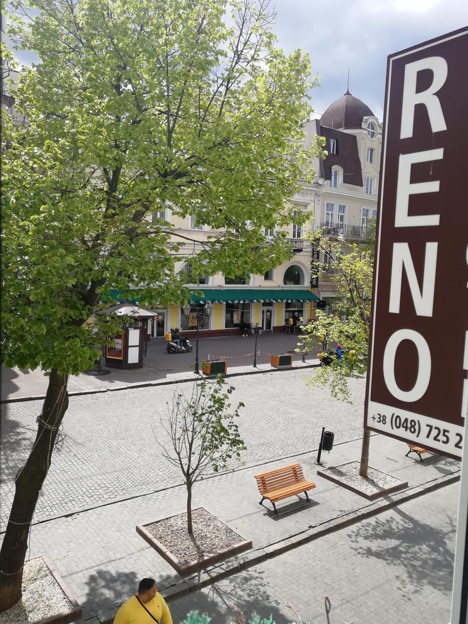Hotel Reno On Deribasovskaya Odesa Exterior photo